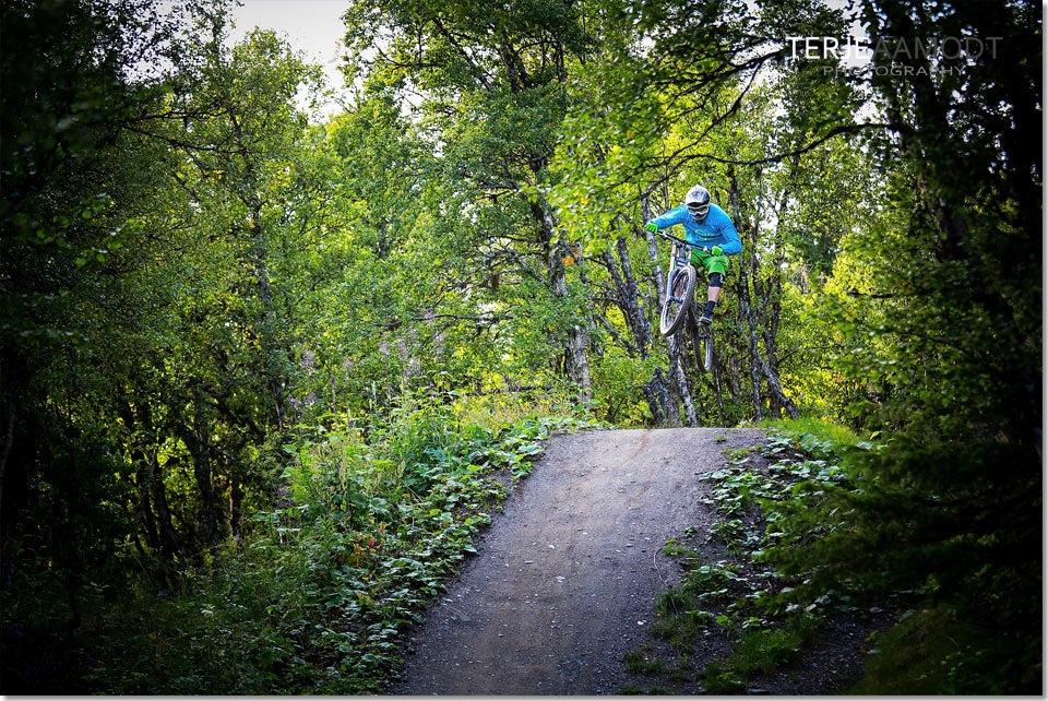 Downhill_are0009.JPG