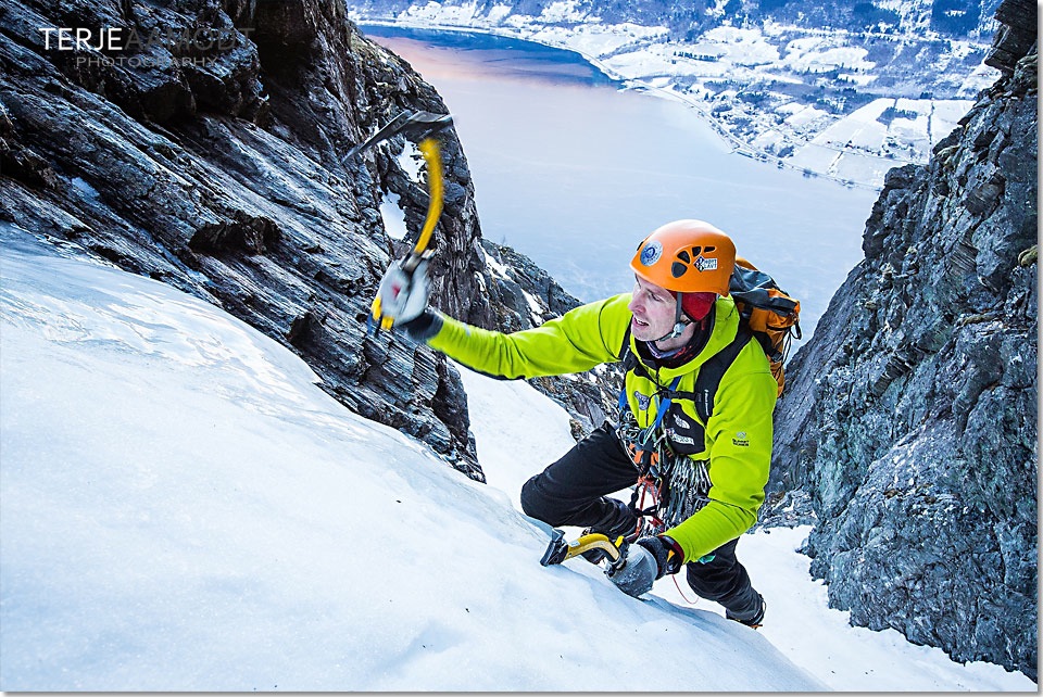 ice_climbing_norway_0002.JPG